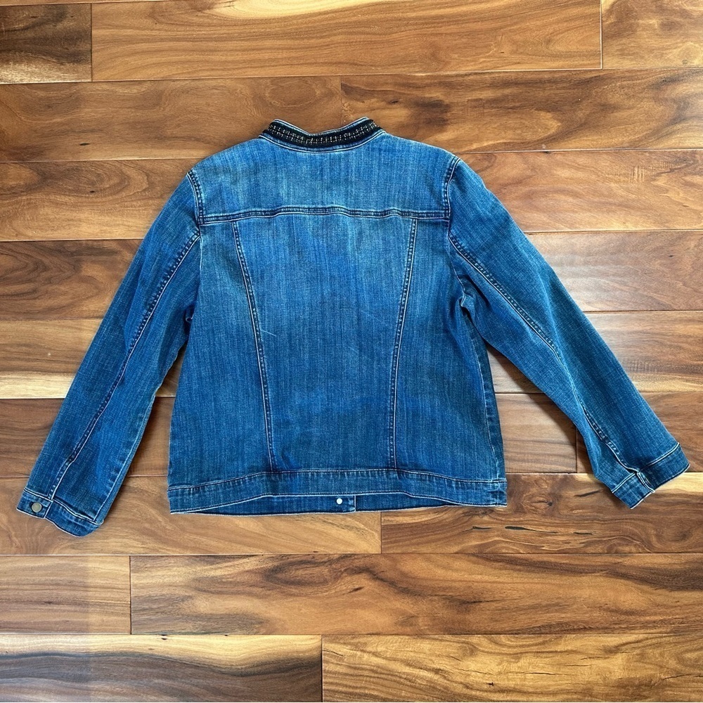 Chico’s Collarless Denim Jacket with Black Lining Accents size Medium (Chico 2) - Picture 3 of 5